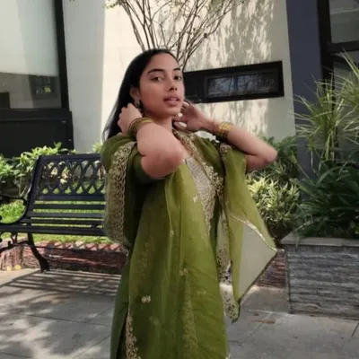 पलक profile