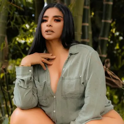 Paola Farias Oficial profile
