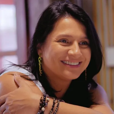 Paola Holguín 🇨🇴 profile