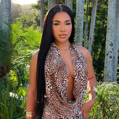 Paolla Santana profile