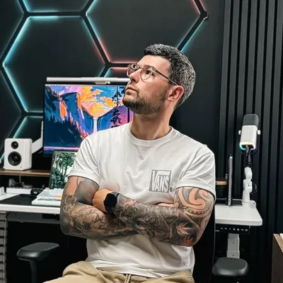 A N D Y J O N E S profile