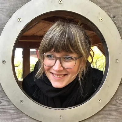 Laura profile