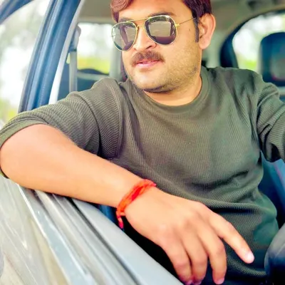 Paras Dixit profile