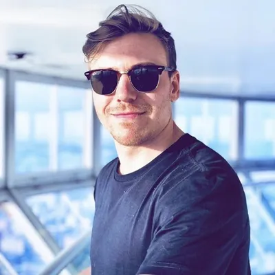 Pär Lindholm profile