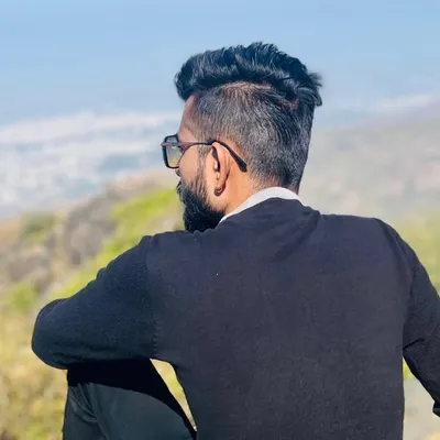 Parth🎭 profile
