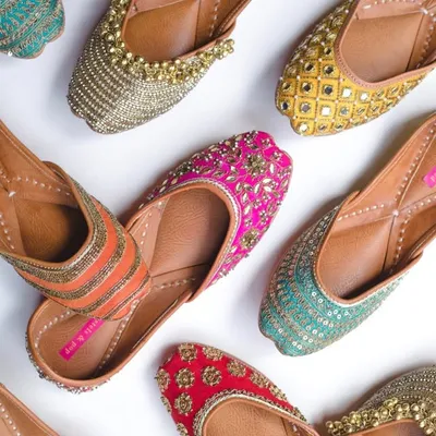 PASTELS AND POP