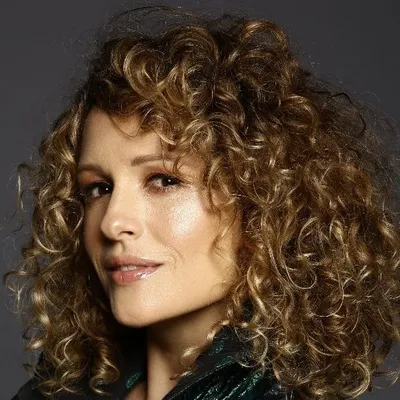 Paula Barreto profile