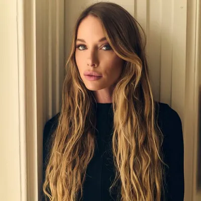Paula Dhier profile