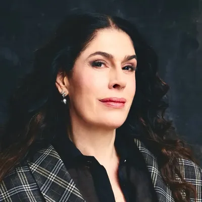Paula Lavigne profile
