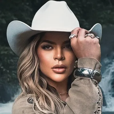 PAULA MATTOS profile