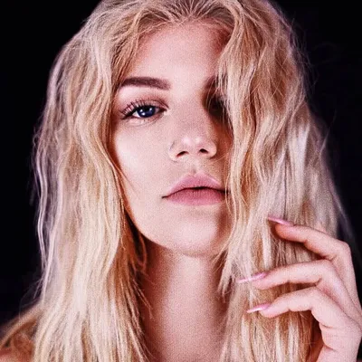 Paulina profile