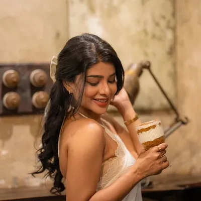 Pavithra Lakshmi profile