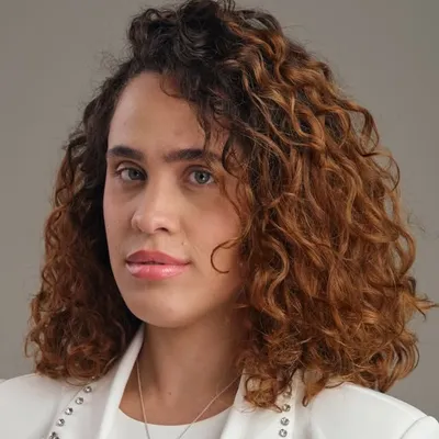 Fernanda Guimarães • Cursos de Penteados profile