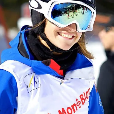 Perrine - Laffont profile