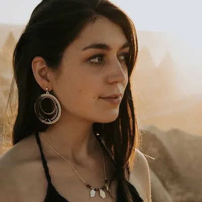 Persia Castellani profile