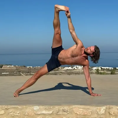 Peter Lyons Yoga profile