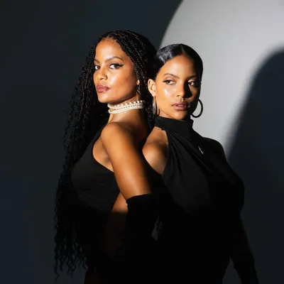 Jodie & Justine profile