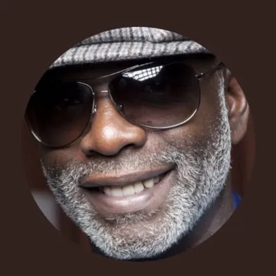PETER THOMAS profile
