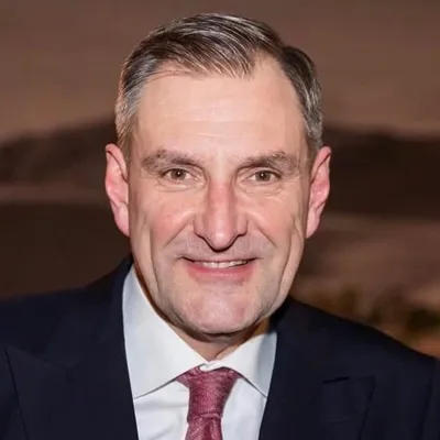 Peter Van de Velde profile