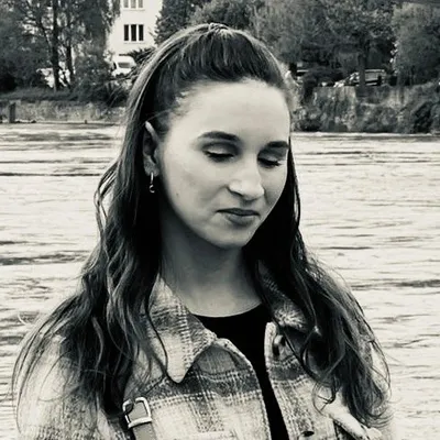 Faby | Petitefashion profile
