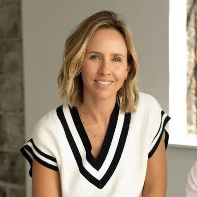 Julie Petry profile
