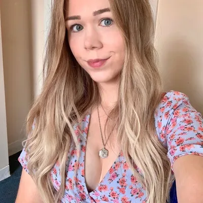 Phoebe Saunders profile
