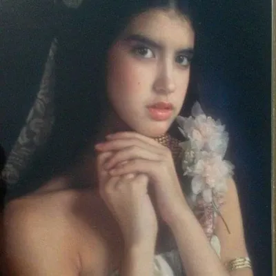 Phoebe Cates profile