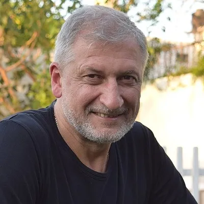 Héctor Pichi Campana profile