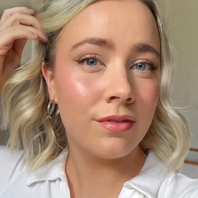 Ali | beauty blogger