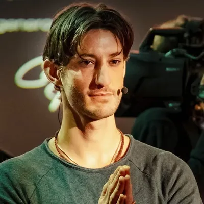 Pierre Niney profile