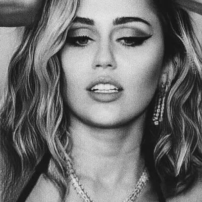 miley follows ♡ profile