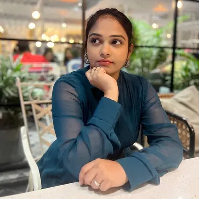Visali chebrolu | Makeup Artist