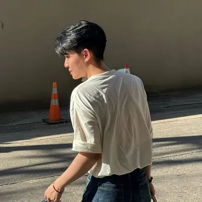 思必 profile