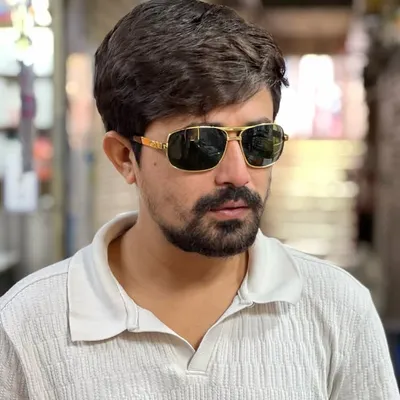 Paras Raj profile