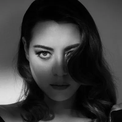 aubrey plaza profile