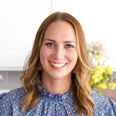 Lynn Muir - Create & Explore MORE profile