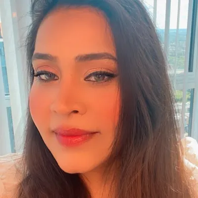 Nidhi Chawla profile