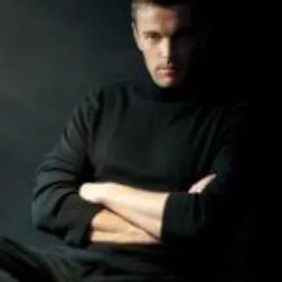 Pol Theis profile