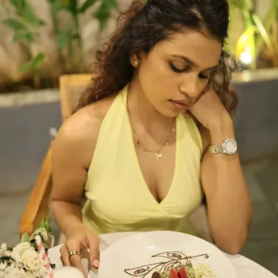 mansi🦋 profile
