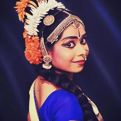 Dr. Pooja Hirwade - Bharatnatyam & Kuchipudi dancer profile