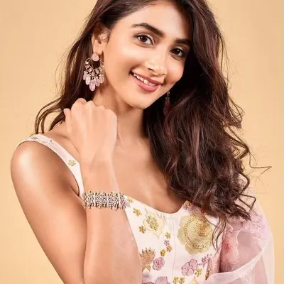 Pooja Hegde profile