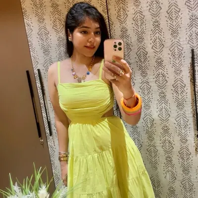 pooja garg profile