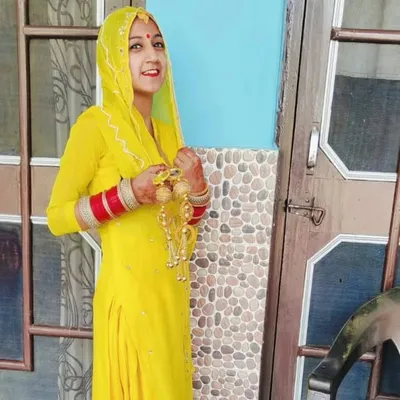 Poonam Sandholia profile