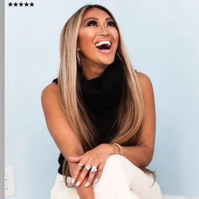 Mally Roncal profile