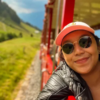 Potret Switzerland profile