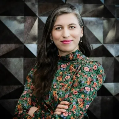 Sarah Zitouni | Coach carrière féministe & Femme Forbes 2024 profile