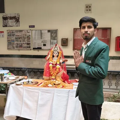 Prateek Dwivedi profile