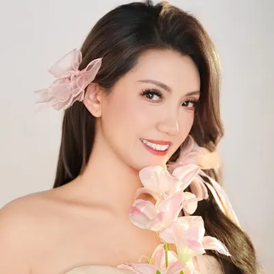 Erica - Lifestyle, Parenting, Foodie, Travel & Beauty profile