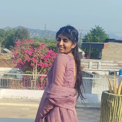 priya katariya 🖤❤️ profile