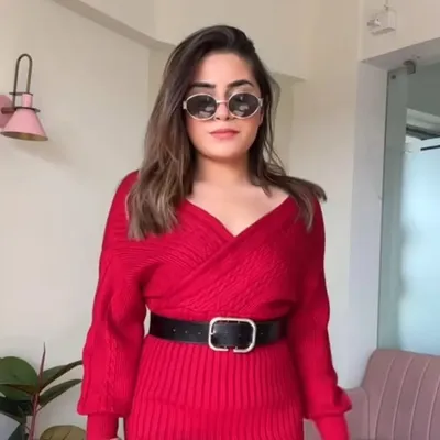 PRIYA DAKSH profile